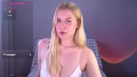 Snapshot of emiliaduchess chatting on 7, 7, 2026 Amili online show from 7, 7, 2026