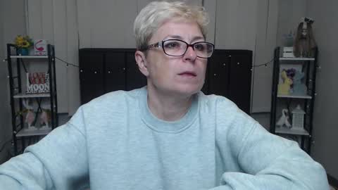 EmiliaGree online show from 10, 10, 2025