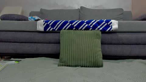 Emiliana online show from 8, 4, 2026