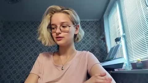 Snapshot of emiliastillwell chatting on 2, 8, 2026 Emi online show from 2, 8, 2026