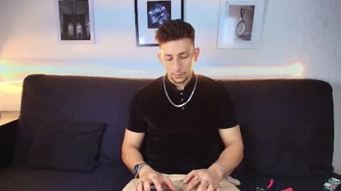 Snapshot of emiliocum_24 chatting on 19, 6, 2026 EMILIOCUM online show from 19, 6, 2026