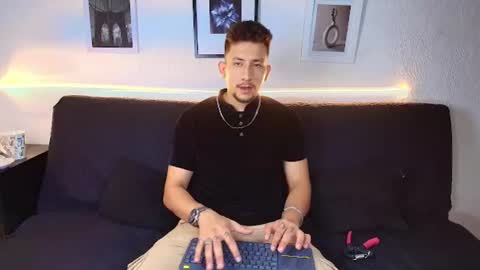 Snapshot of emiliocum_24 chatting on 27, 6, 2026 EMILIOCUM online show from 27, 6, 2026