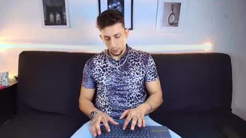 Snapshot of emiliocum_24 chatting on 1, 7, 2026 EMILIOCUM online show from 1, 7, 2026