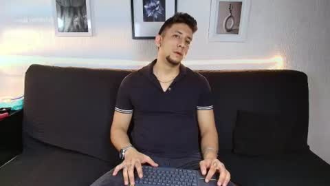 Snapshot of emiliocum_24 chatting on 2, 7, 2026 EMILIOCUM online show from 2, 7, 2026