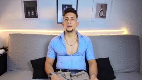 Snapshot of emiliocum_24 chatting on 17, 7, 2026 EMILIOCUM online show from 17, 7, 2026