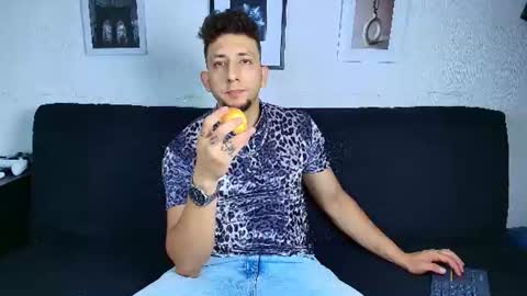 Snapshot of emiliocum_24 chatting on 29, 7, 2026 EMILIOCUM online show from 29, 7, 2026