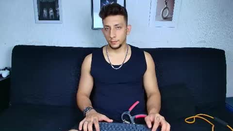 Snapshot of emiliocum_24 chatting on 30, 7, 2026 EMILIOCUM online show from 30, 7, 2026