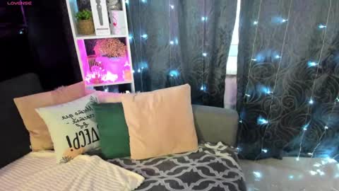 Snapshot of emiliyaqueen chatting on 9, 2, 2025 Emiliya online show from 9, 2, 2025