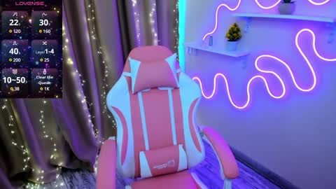 Snapshot of emiliyaqueen chatting on 18, 2, 2025 Emiliya online show from 18, 2, 2025