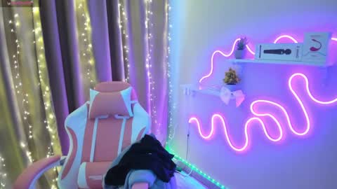 Snapshot of emiliyaqueen chatting on 9, 3, 2025 Emiliya online show from 9, 3, 2025