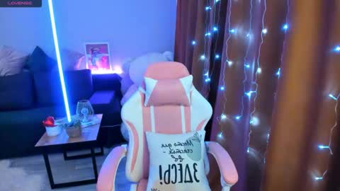 Emiliya online show from 15, 12, 2025