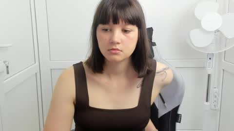 Snapshot of emilli_moon chatting on 29, 5, 2026 Emmi online show from 29, 5, 2026