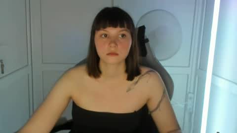 Snapshot of emilli_moon chatting on 11, 6, 2026 Emmi online show from 11, 6, 2026
