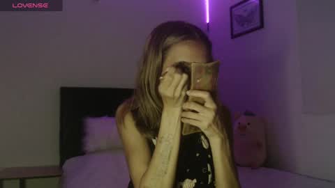 Snapshot of emilly_2004 chatting on 7, 2, 2025 Emilly Gomez online show from 7, 2, 2025