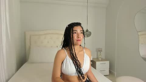 Snapshot of emilly_duque chatting on 14, 7, 2026 Emilly online show from 14, 7, 2026