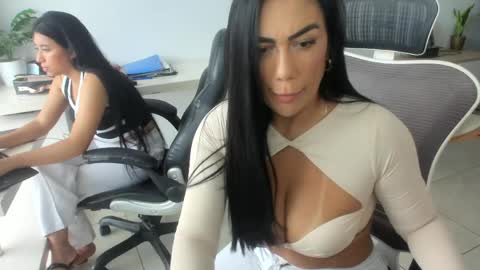 Snapshot of emillybrowm chatting on 10, 4, 2026 Emilly online show from 10, 4, 2026