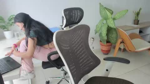 Snapshot of emillybrowm chatting on 16, 6, 2026 Emilly online show from 16, 6, 2026