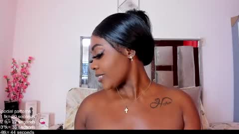Snapshot of emillyroaa chatting on 8, 7, 2026 Emilly Roa online show from 8, 7, 2026
