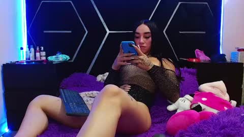 emillystonex online show from 13, 12, 2024