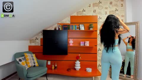 EmillyTaylor online show from 4, 2, 2025