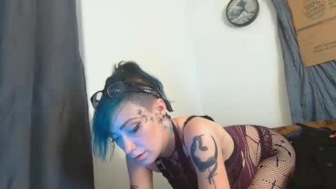 Emily Love online show from 25, 10, 2025