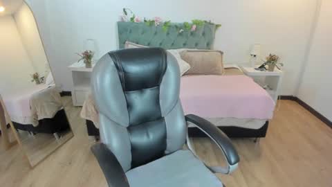 Snapshot of emily__cley chatting on 15, 7, 2026 Emily online show from 15, 7, 2026