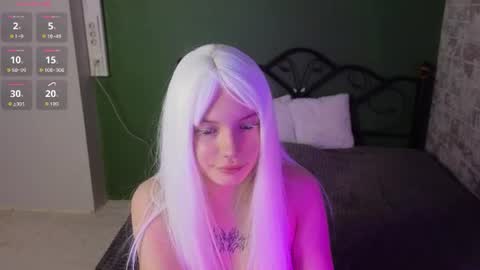 Snapshot of emily__hamilton chatting on 18, 6, 2026 Emily online show from 18, 6, 2026