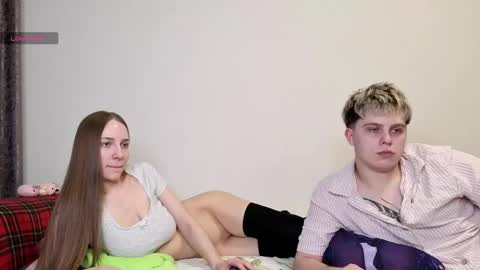 Snapshot of emily_and_ilumi chatting on 21, 4, 2026 emily_and_ilumi online show from 21, 4, 2026