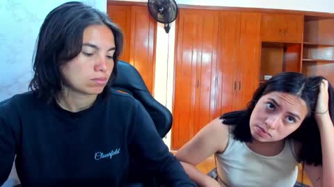 Snapshot of emily_and_soffy chatting on 28, 4, 2026 Emily and Soffy online show from 28, 4, 2026
