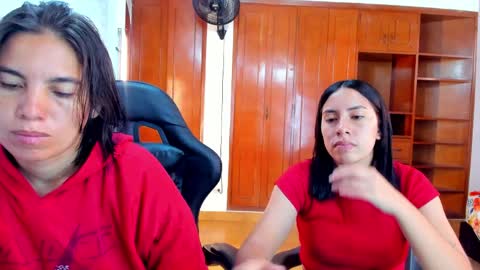 Snapshot of emily_and_soffy chatting on 1, 5, 2026 Emily and Soffy online show from 1, 5, 2026