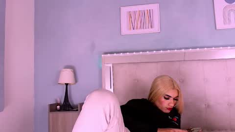 emily_castillo_1 online show from 27, 9, 2025