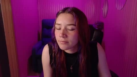 Snapshot of emily_cherry_ chatting on 29, 5, 2026 Emily Cherry online show from 29, 5, 2026