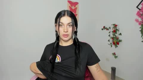 Snapshot of emily_coraline chatting on 30, 9, 2025 Emily online show from 30, 9, 2025