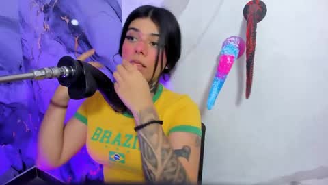 Snapshot of emily_evol chatting on 23, 4, 2026 emily_evol online show from 23, 4, 2026