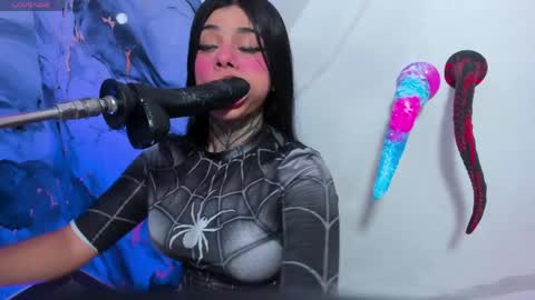 Snapshot of emily_evol chatting on 28, 4, 2026 emily_evol online show from 28, 4, 2026