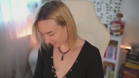 Em -  online show from 6, 12, 2024