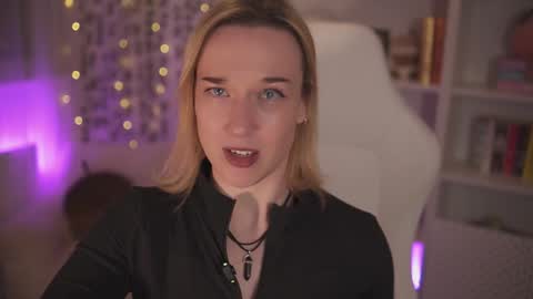 Em -  online show from 19, 12, 2024