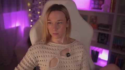 Em -  online show from 2, 1, 2025