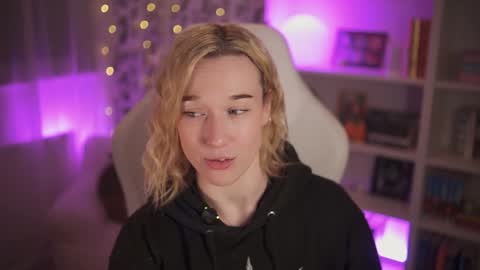 Em -  online show from 13, 1, 2025