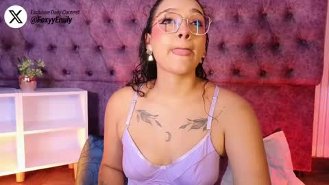 Snapshot of emily_foxyy chatting on 19, 5, 2026 Emily online show from 19, 5, 2026