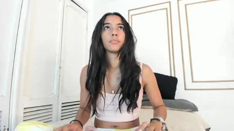 emily_gaviria1 online show from 9, 6, 2026
