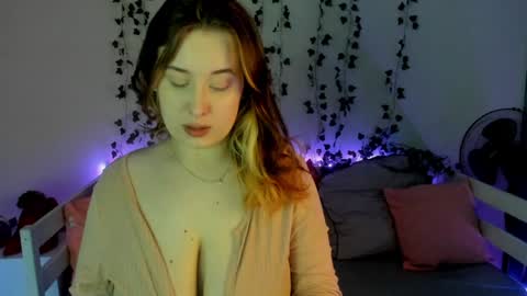 Snapshot of emily_gin chatting on 15, 1, 2025 EMILY online show from 15, 1, 2025