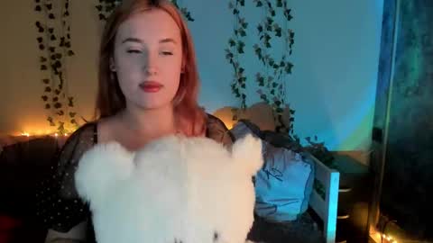 Snapshot of emily_gin chatting on 25, 2, 2025 EMILY online show from 25, 2, 2025