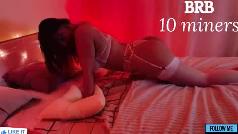 Snapshot of emily_gin chatting on 10, 11, 2025 EMILY online show from 10, 11, 2025