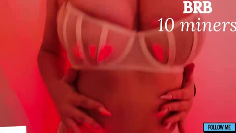 Snapshot of emily_gin chatting on 11, 11, 2025 EMILY online show from 11, 11, 2025