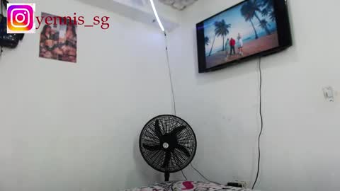 Snapshot of emily_hot_01 chatting on 1, 5, 2026 emily online show from 1, 5, 2026