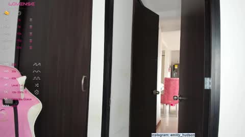 independet model online show from 4, 12, 2024