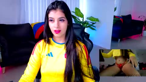 Snapshot of emily_jones3 chatting on 17, 6, 2026 Emily online show from 17, 6, 2026