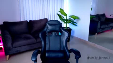 Snapshot of emily_jones3 chatting on 22, 6, 2026 Emily online show from 22, 6, 2026