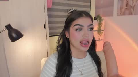 Snapshot of emily_kenner chatting on 23, 7, 2026 EmilyKenner Independent model online show from 23, 7, 2026